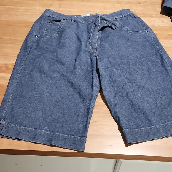 Bermuda - Picture 1 of 3